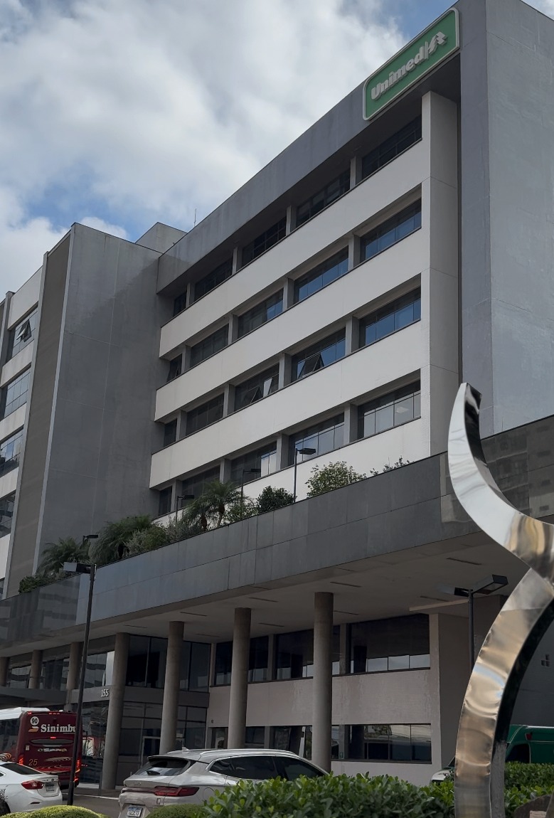 Fachada da Unimed em Lajeado pintada pela Rossetti Pinturas